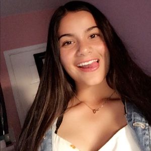 Meet your Posher, Cassandra